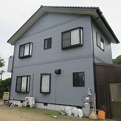外壁塗装は何年ごとに必要？プロが教える目安と理由のイメージ